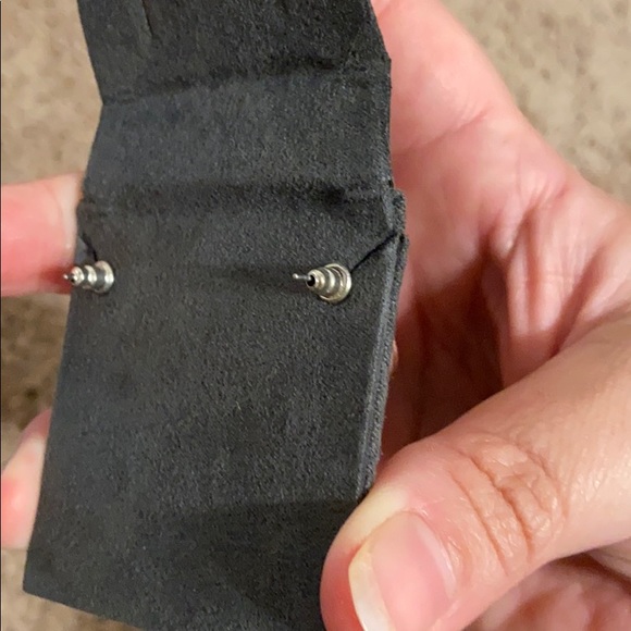 Silver and black onyx studs - Picture 4 of 5